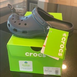 Crocs navy blue m7 w9
